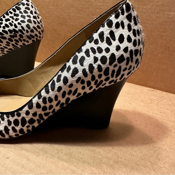 Ann Taylor Kamela Wedge Haircalf shoes in winter white, size 8. 3" heel. - Picture 13 of 14